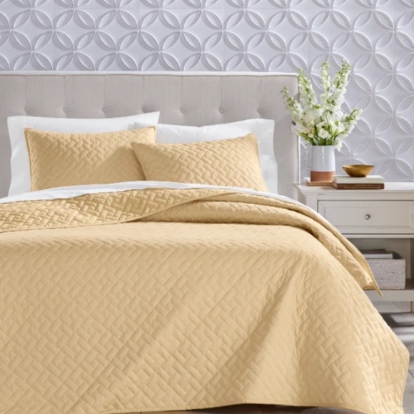 Charter Club Chambray Reversible Quilt - Yellow - King Size